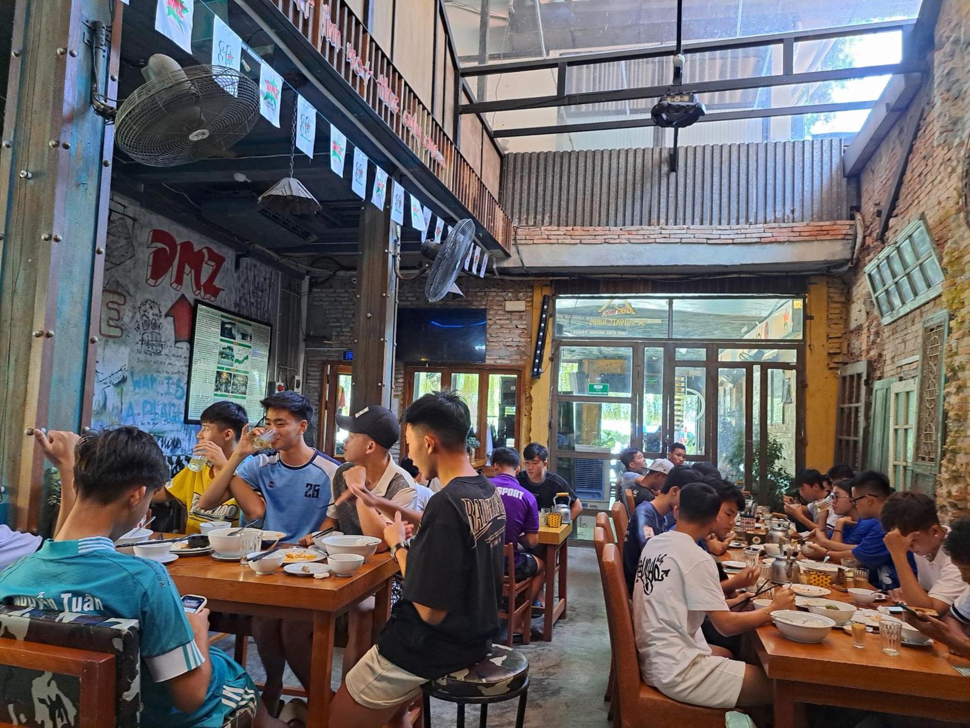Dmz Hostel Hue Exterior photo
